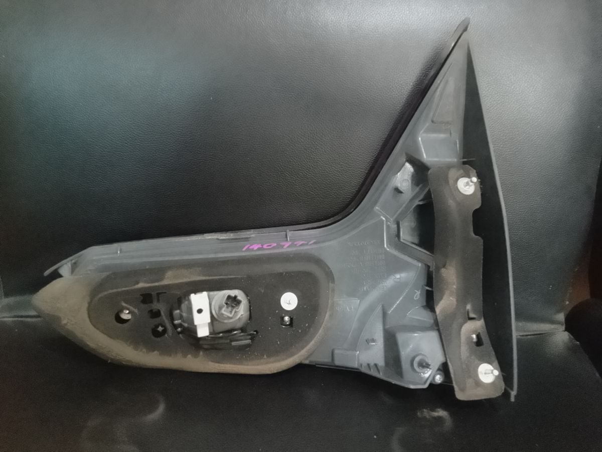 Honda Vezel RU3 Dicky Garnish Lamp RHS