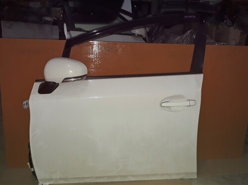 Toyota Prius ZVW30 LHS Front Door With Side Mirror