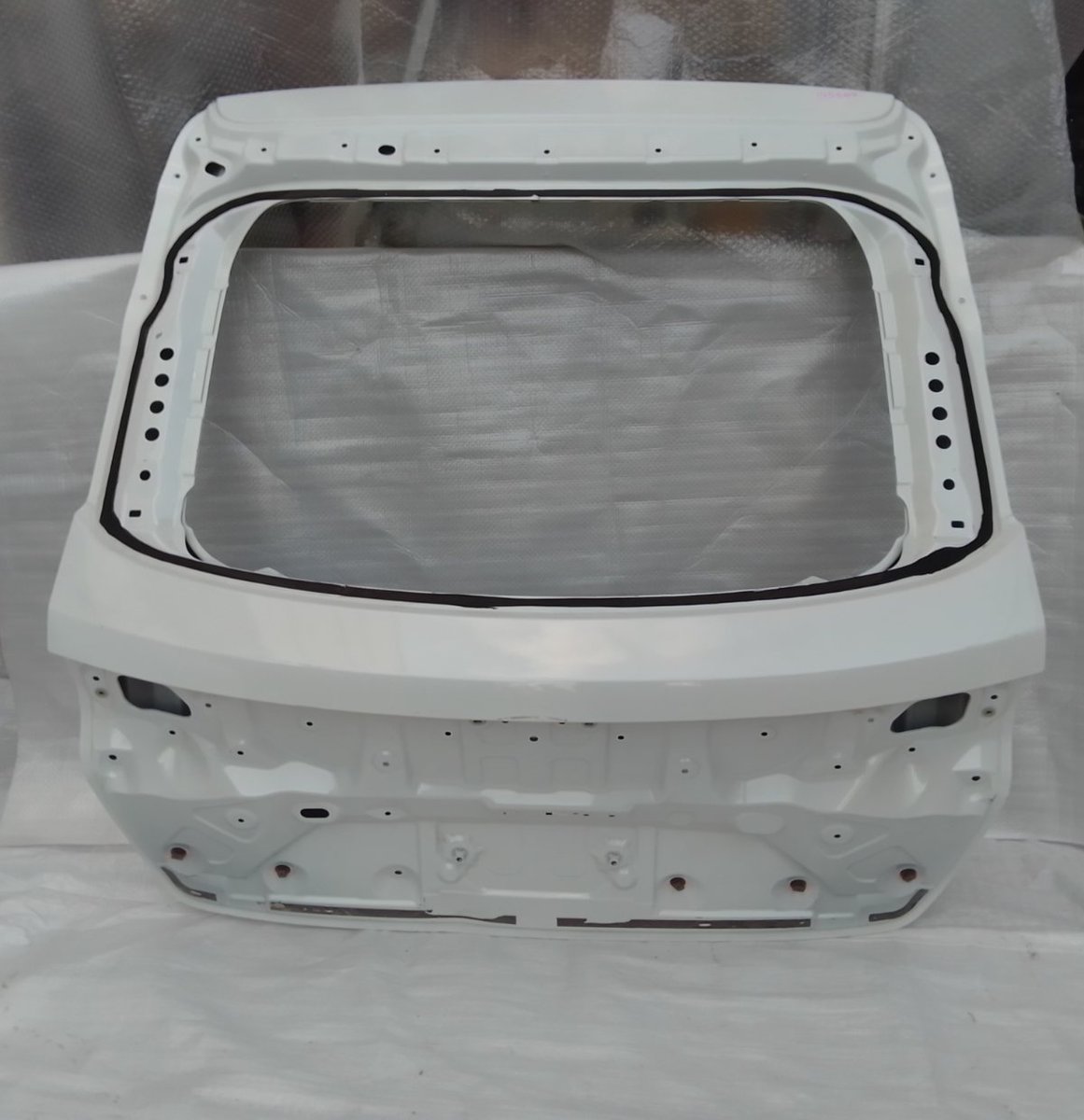 Honda Vezel RV5 Dicky Door Panel