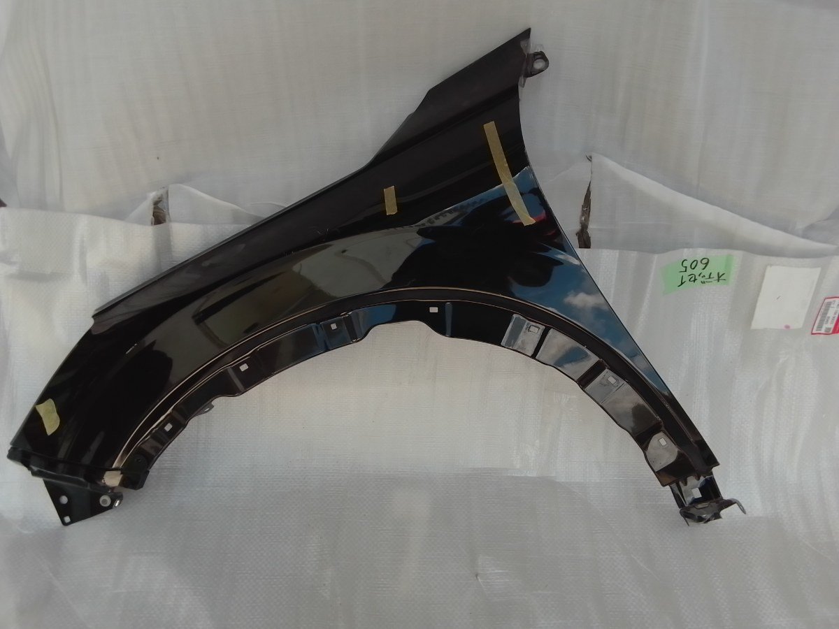 Honda Vezel RV5 Fender LHS (Demaged)