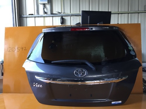 Toyota Vitz KSP130 Dicky Door Complete (long garnish)