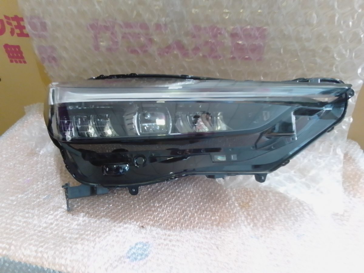 Honda Vezel RV5 Headlamp RHS -J8