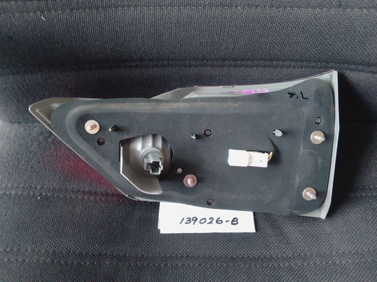 Honda Grace GM4 Dicky Garnish Light RHS
