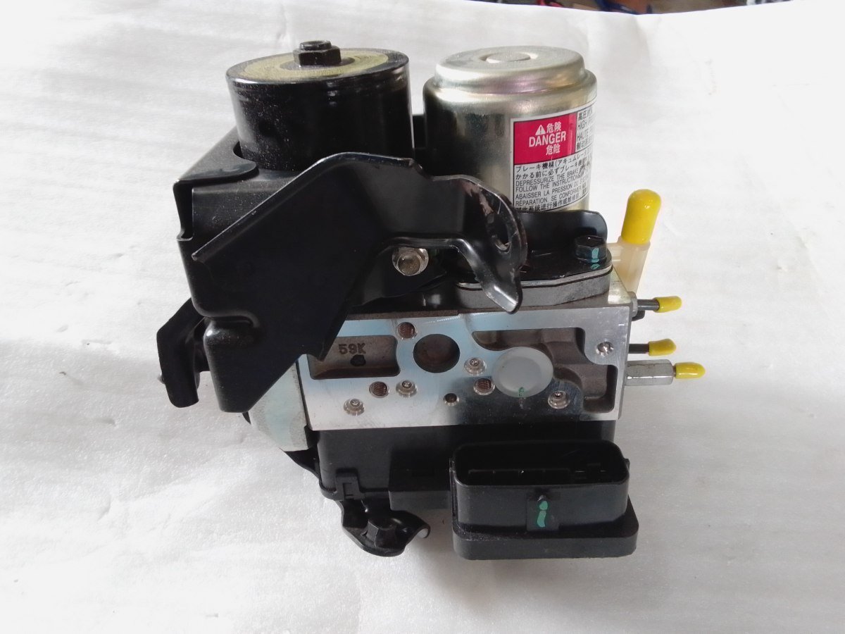 Toyota Estima AHR20W Abs Actuator - C