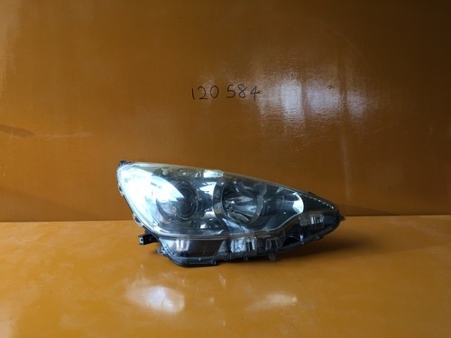 Toyota Aqua NHP10 RHS Head Lamp