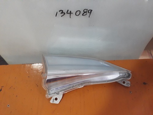 Nissan Leaf ZE0 RHS Headlamp Upper Marker Garnish Lamp