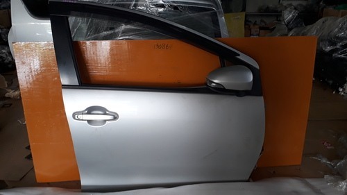 Toyota Aqua NHP10 RHS Front Door With Side Mirror