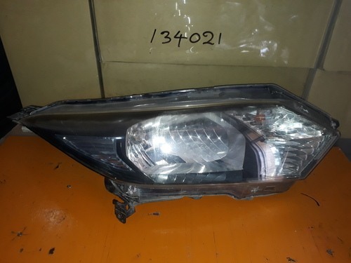 Honda Vezel RU3 A/F RHS Head Lamp