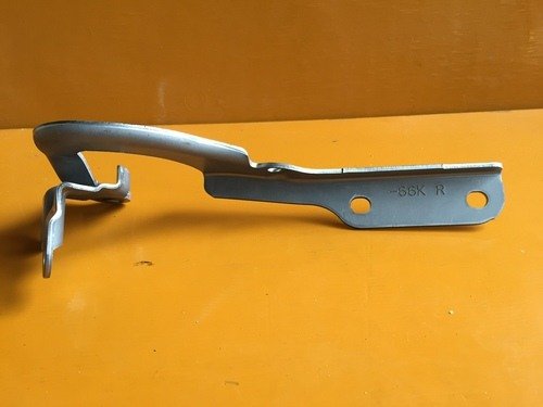 Suzuki Wagon R MH44S Bonnet Hinges RHS