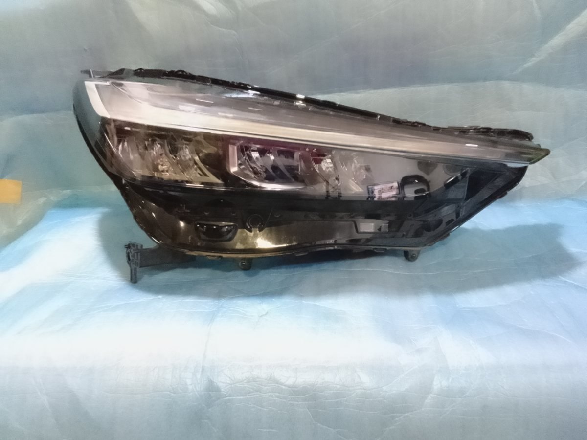 Honda Vezel RV5 Headlamp LHS -J3