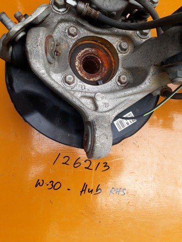 Toyota Prius ZVW30 Front RHS Hub