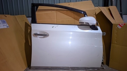 Toyota Prius ZVW30 Front RHS Door Complete With Side Mirror