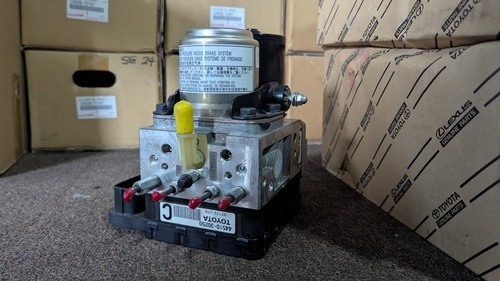 Toyota Crown GWS204 ABS Actuator