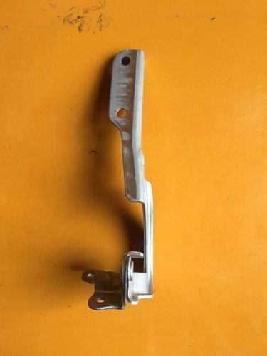 Suzuki Wagon R MH44 Bonnet hinges RHS