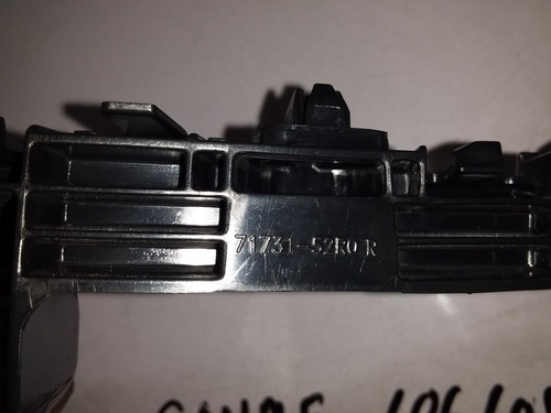 Suzuki swift RS Front Buffer Retainer RHS