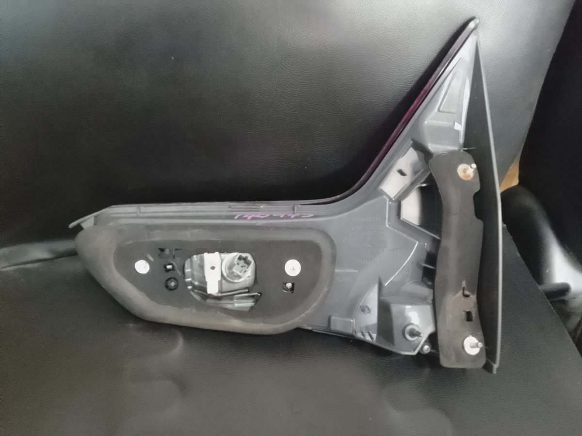 Honda Vezel RU3 Dicky Garnish Lamp RHS