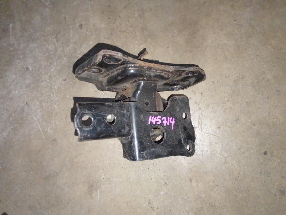 Toyota Prius Gear Box Mount