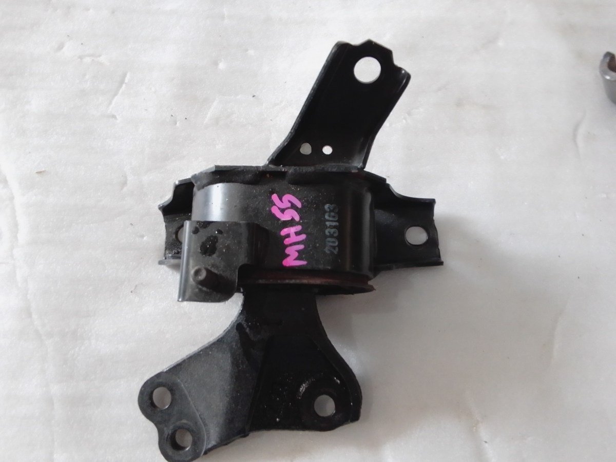 Suzuki Wagon R MH55S Gearbox Mount