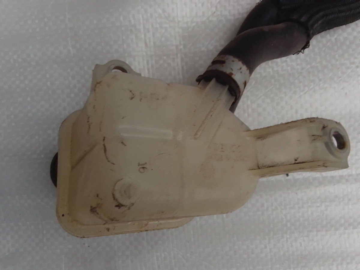 Toyota Prius ZVW30 Inverter Coolant Reservoir Tank
