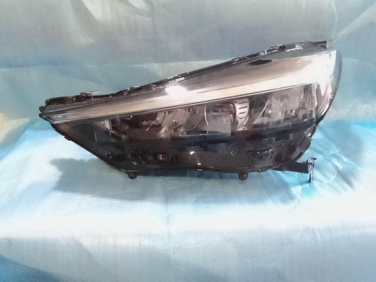 Honda Vezel RV5 Headlamp LHS -J8
