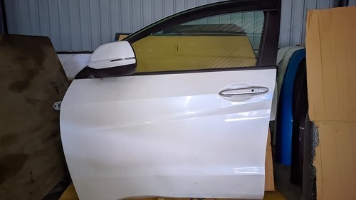 Honda Vezel RU3 Front LHS Door Complete With Side Mirror