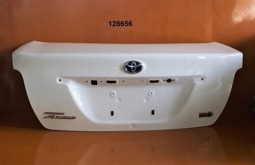 Toyota Axio NKE165 Dicky Door Panel