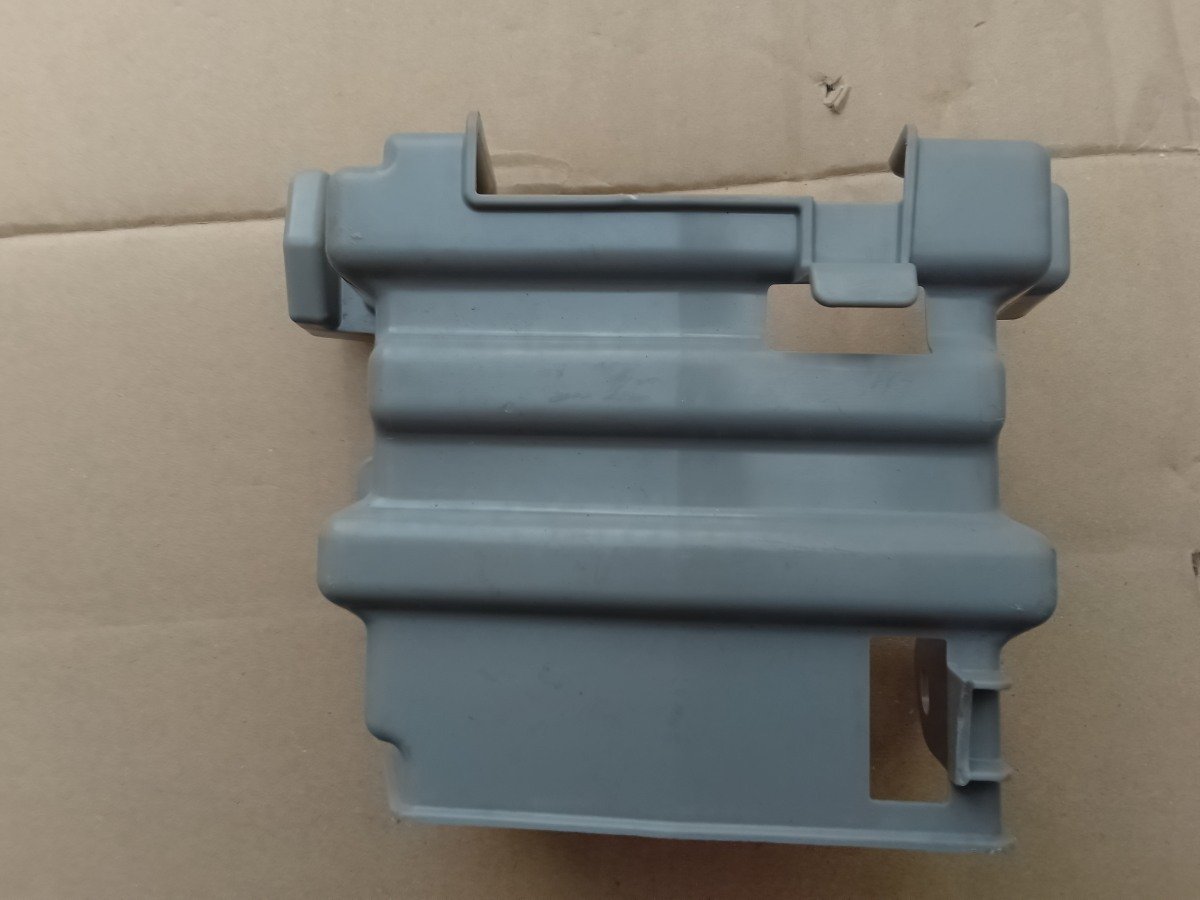 Suzuki Wagon R MH95 Hybrid Battery Tray Bracket.