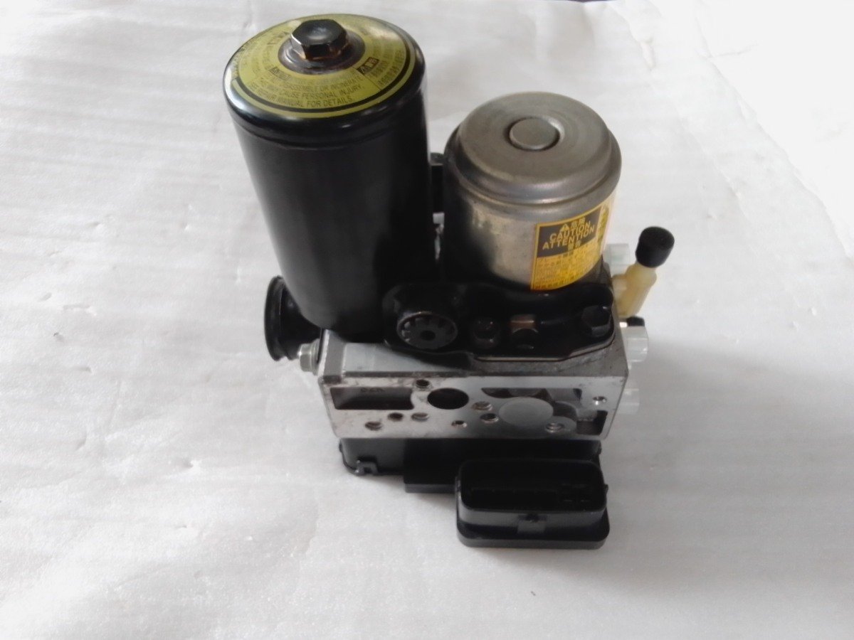Toyota Harrier MHU38 ABS Actuator - D