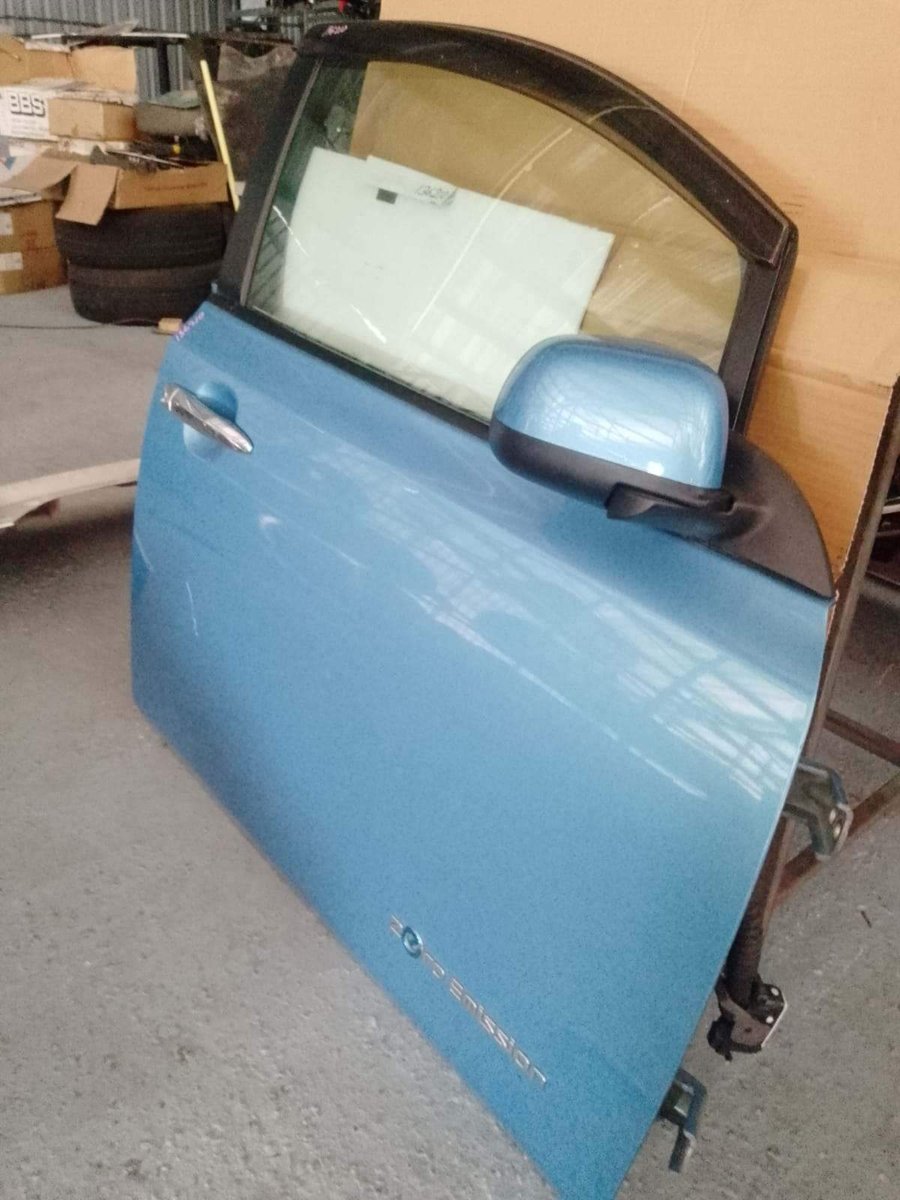 Nissan Leaf ZE0 Complet Front RHS Side Door with Side Mirror
