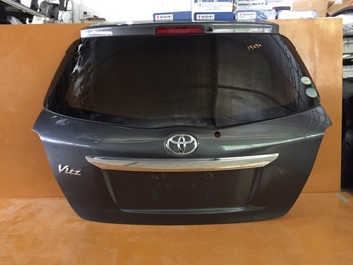 Toyota Vitz KSP130 Dicky Door with glass and garnish