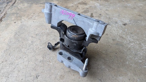 Lexus NX300H Engine Mount
