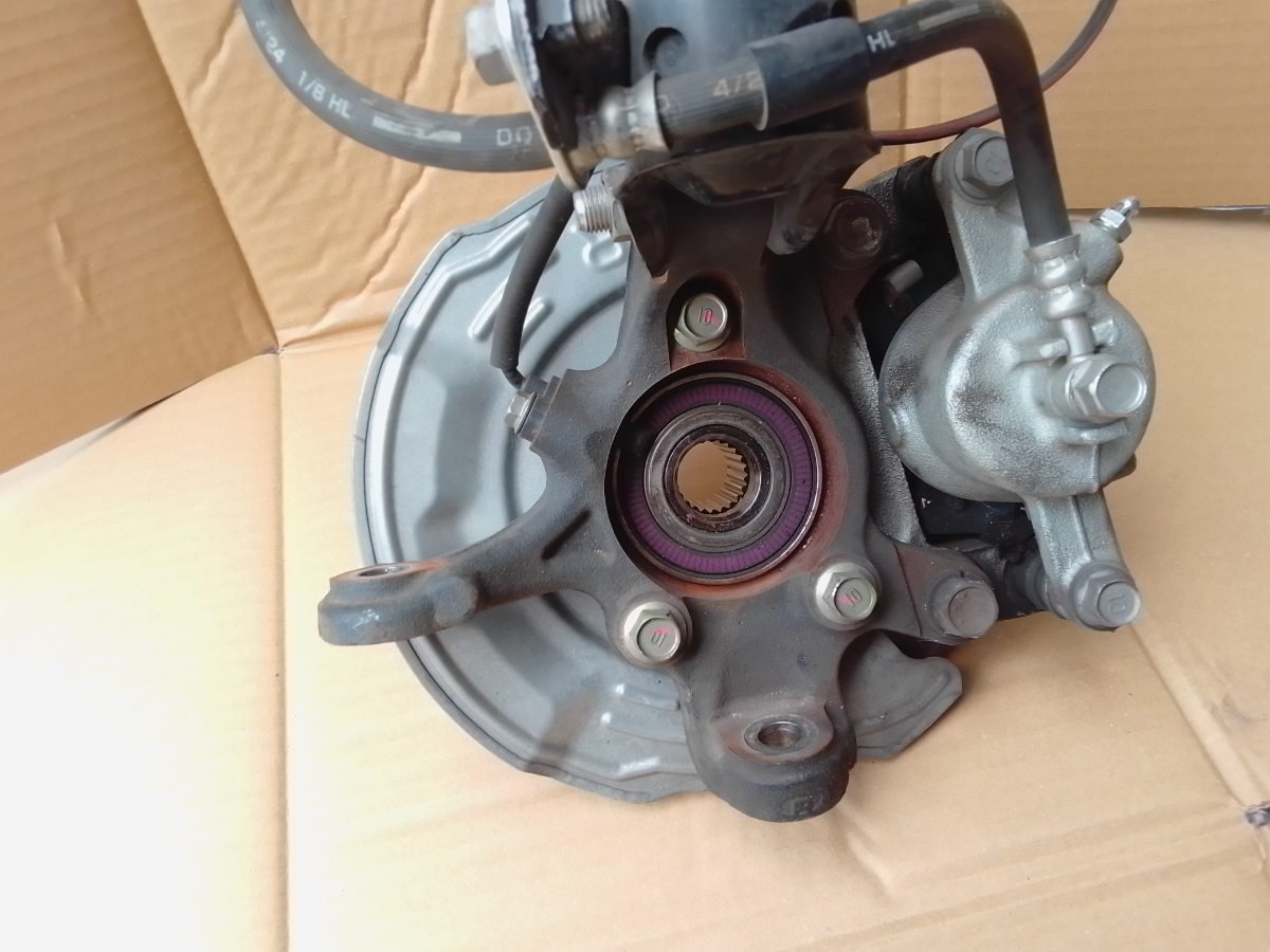 Suzuki Wagon R MH55S Front Shock Absorber and Knuckle Hub