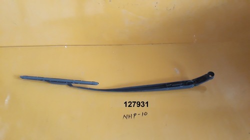 Toyota Aqua NHP10 Wiper Arm with blade