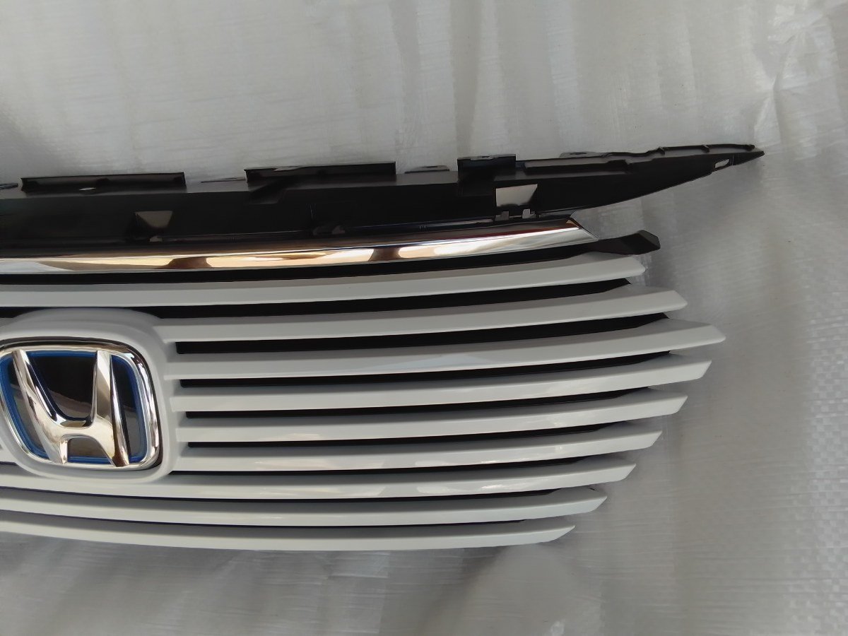 Honda Vezel RV5 Shell (Radiator Grill)
