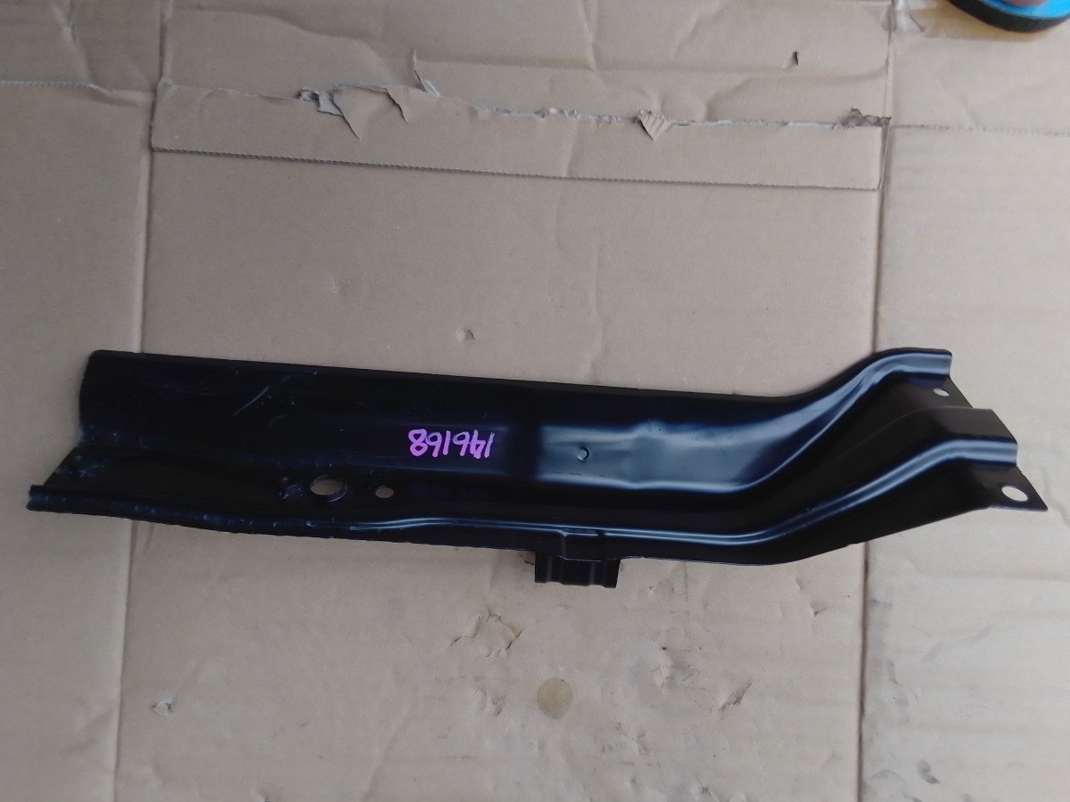 Suzuki Wagon R MH55S Front Radiator Support Bracket