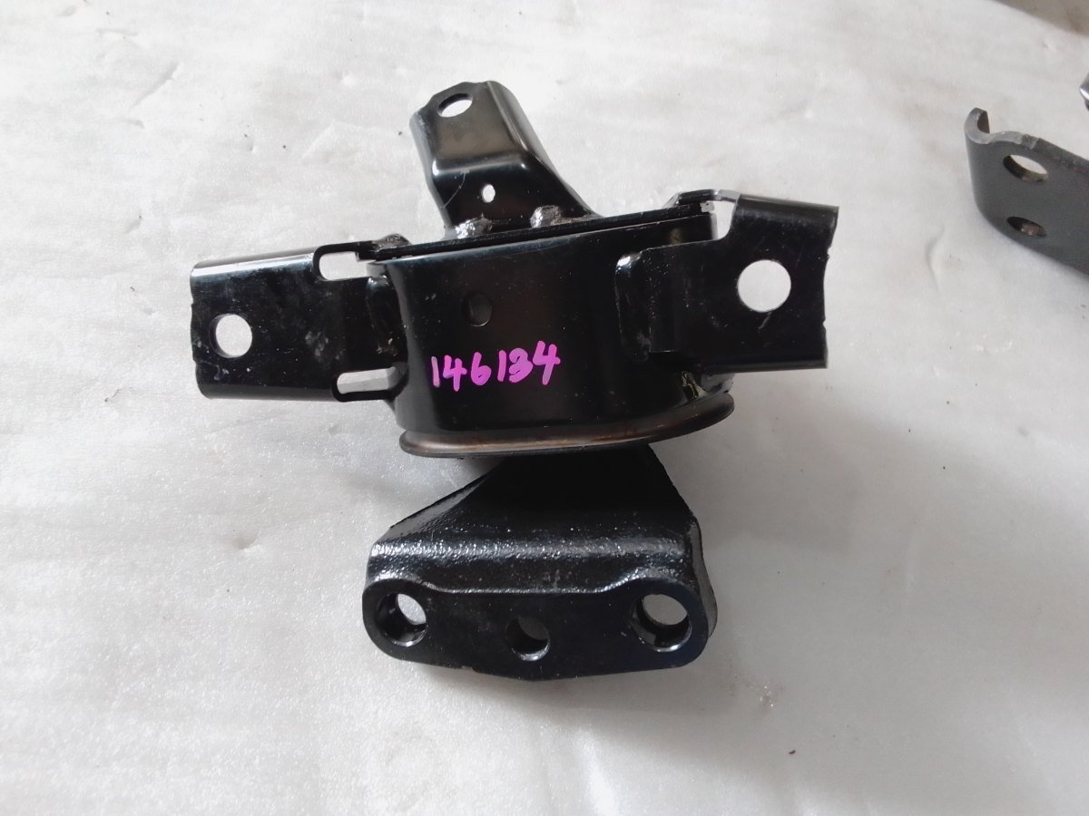 Suzuki Wagon R MH95S Gearbox Mount