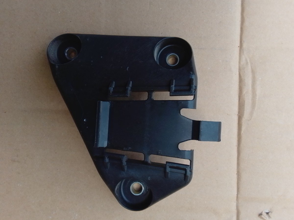Suzuki Wagon R MH95S Intake Manifold Shield Bracket.