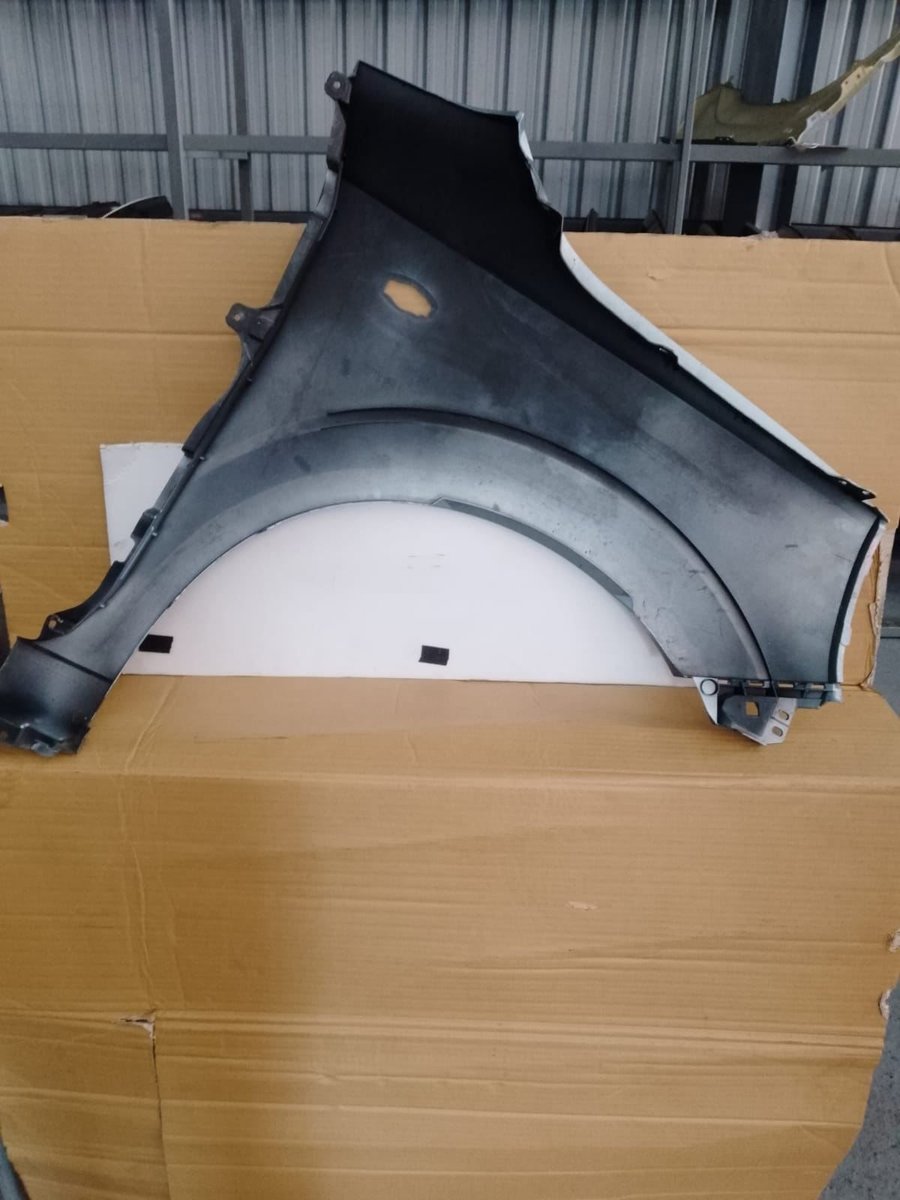 Suzuki Alto HA36S Fender LHS