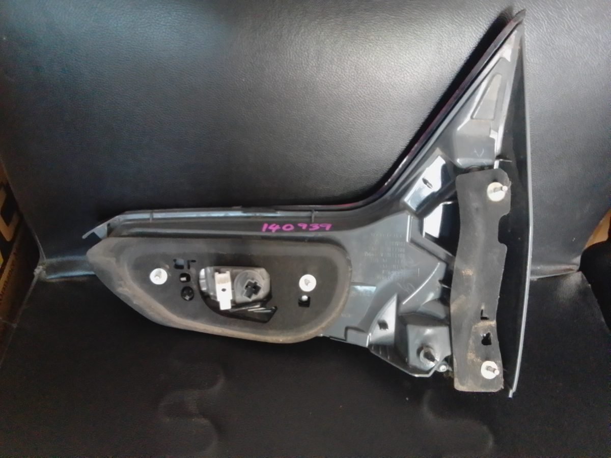 Honda Vezel RU3 Dicky Garnish Lamp RHS