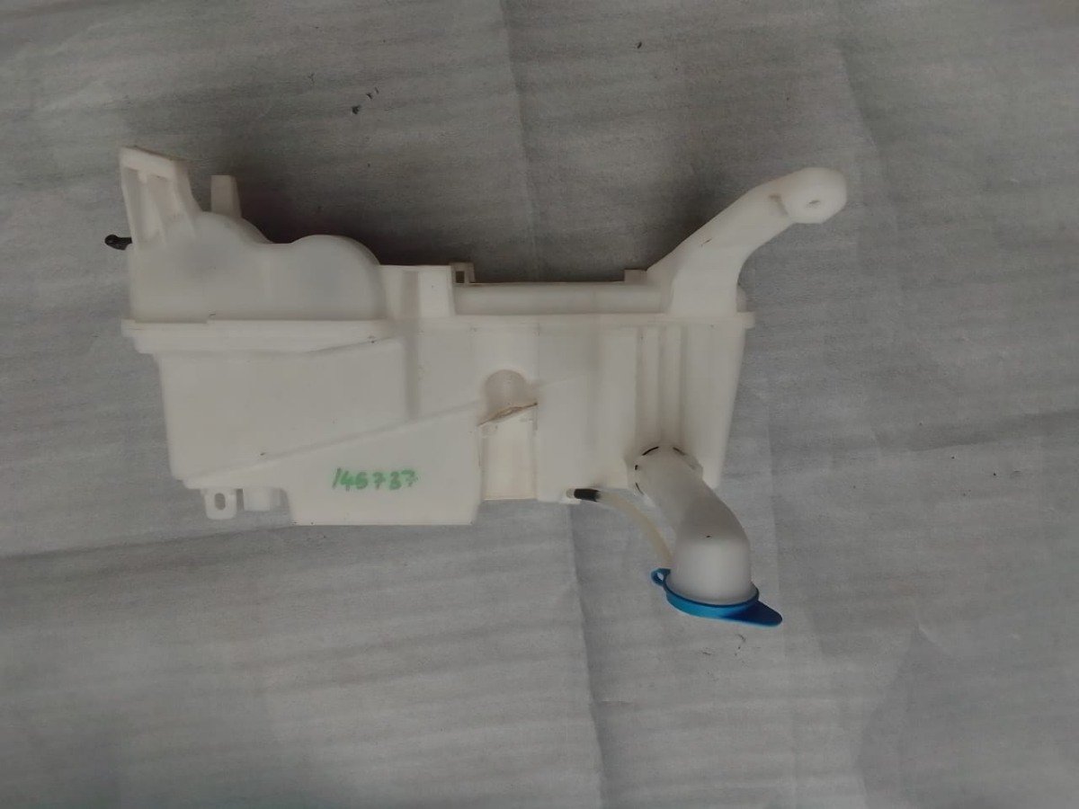 Suzuki Wagon R MH55S wiper washer fluide bottle