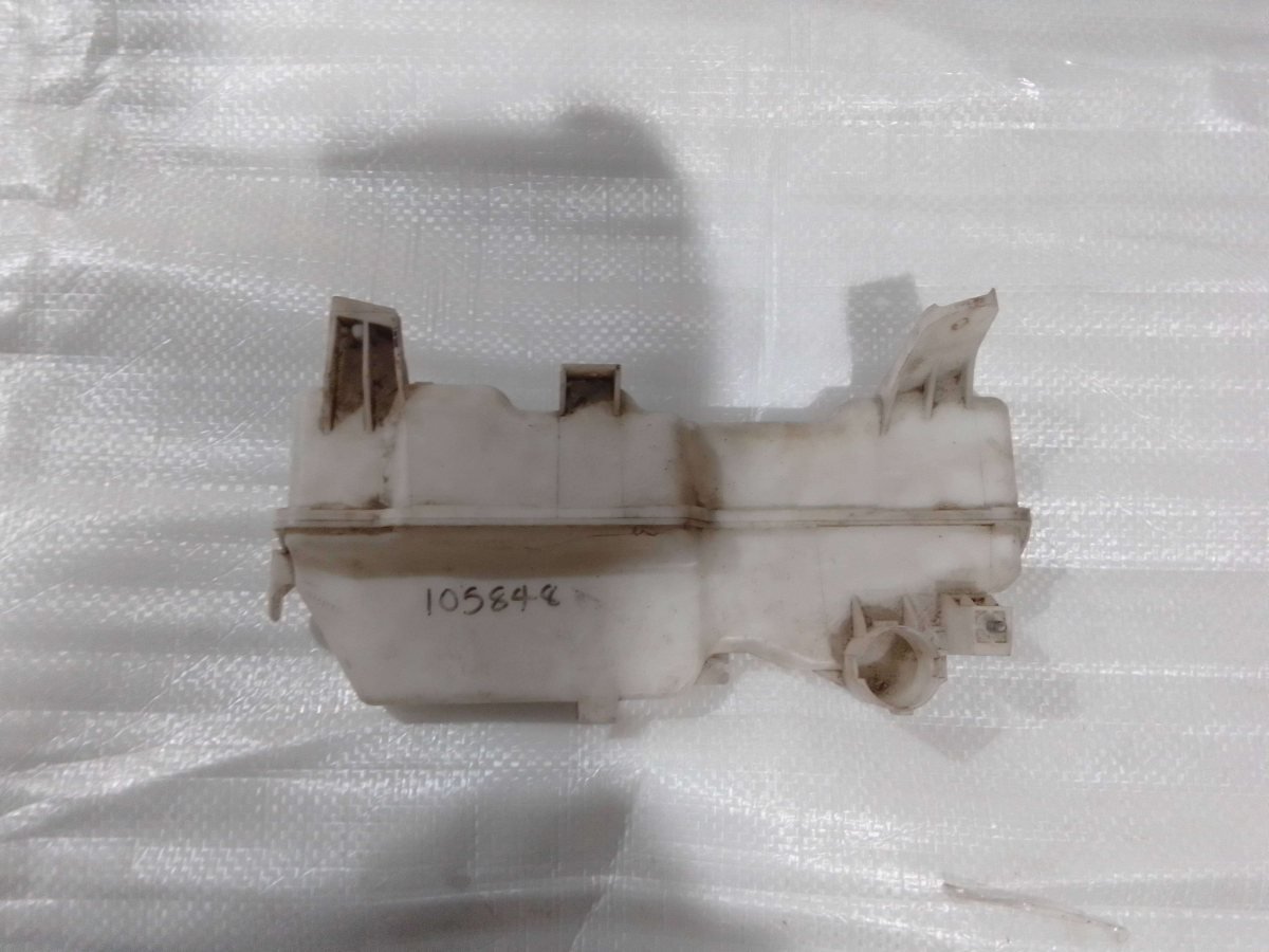 Suzuki Wagon R MH44S Wiper Washer Bottle