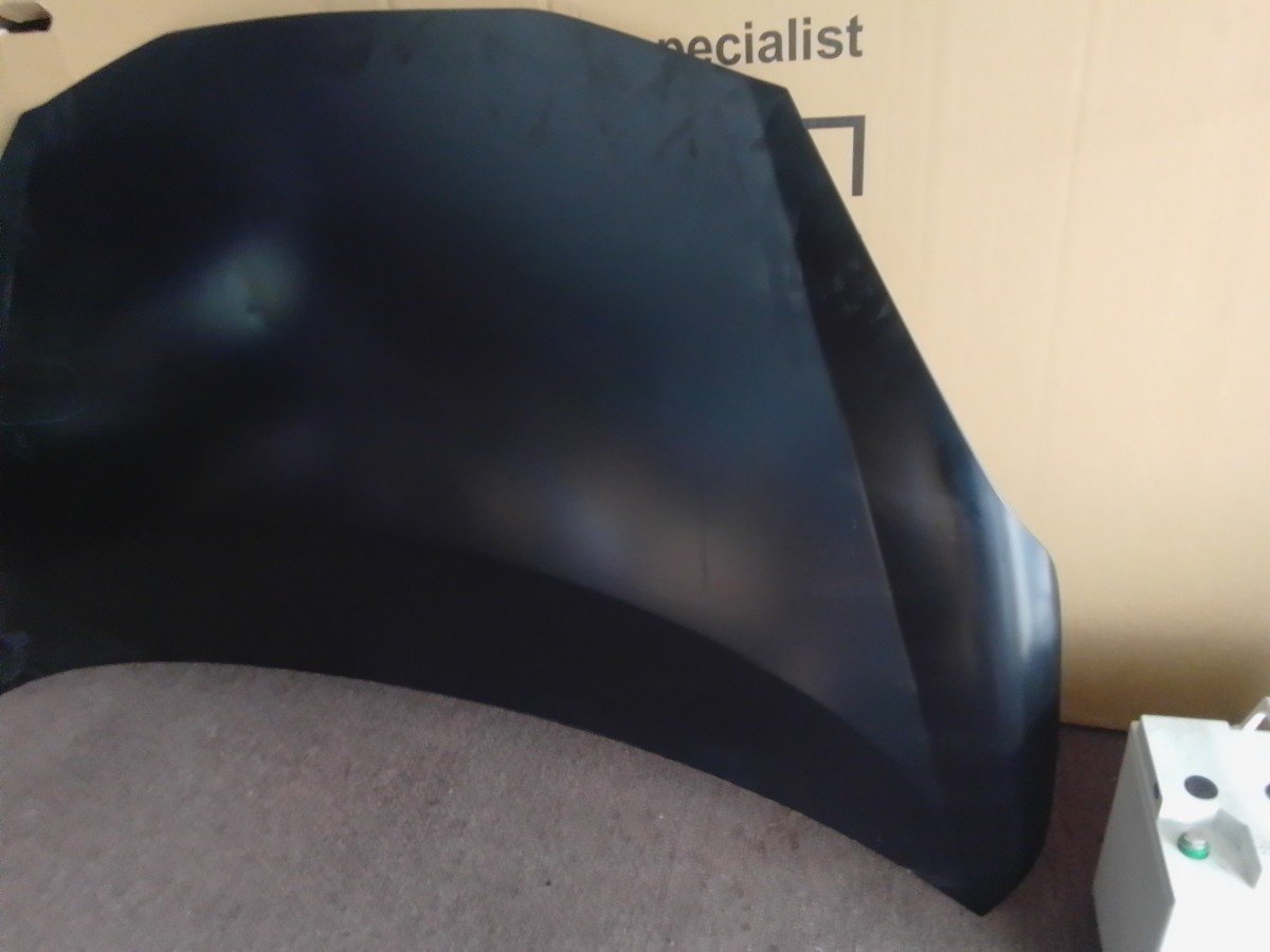 Toyota Aqua MXP11 Bonnet