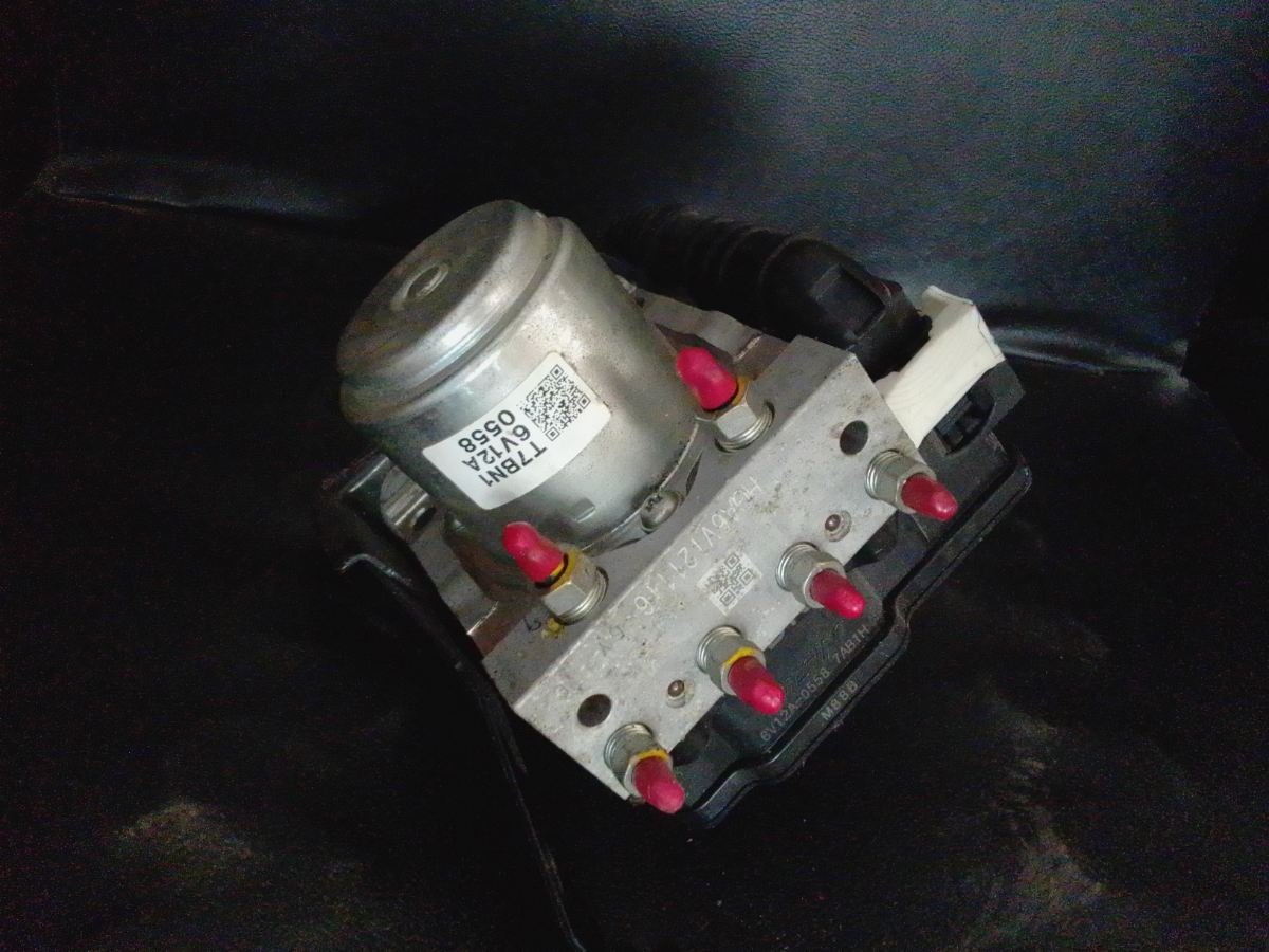 Honda Vezel RU3 ABS Actuator - T7BN1