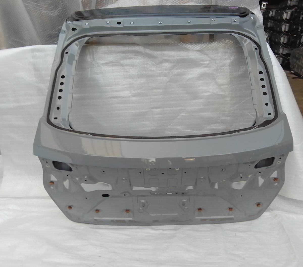 Honda Vezel RV5 Dicky Door Panel