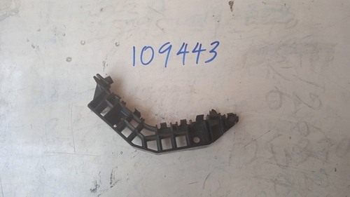 Suzuki Every DA17 Front Retainer RHS